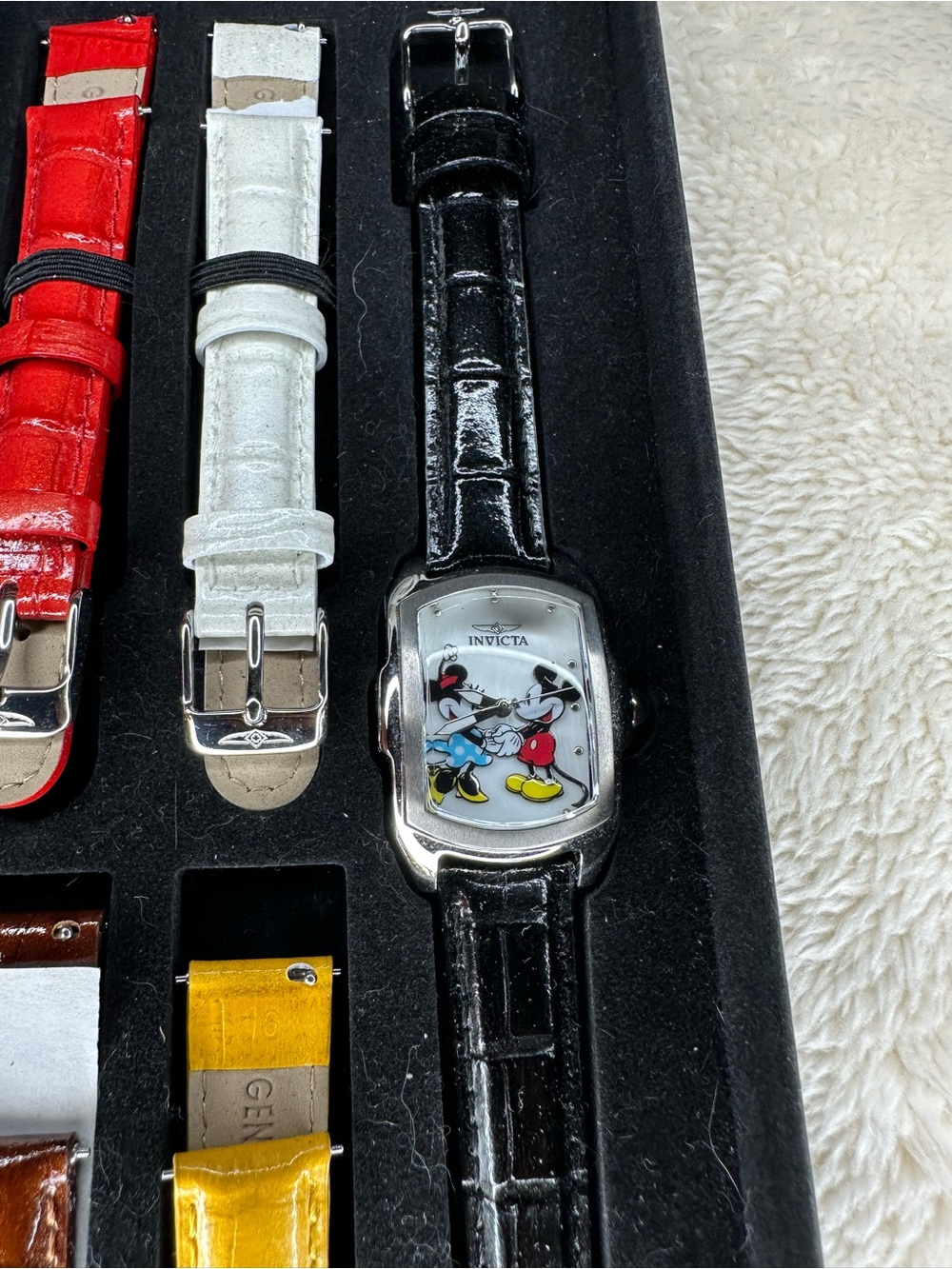 Disney Invicta Limited Edition Micky & Minnie Watch With Interchangeable Bands - Picture 2 of 9